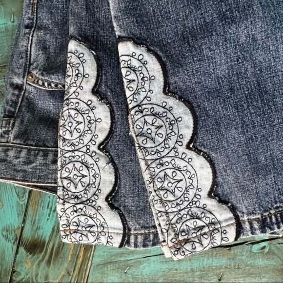 𝅺Size 6 Vintage Calvin Klein Capris- No back pockets - Picture 6 of 8